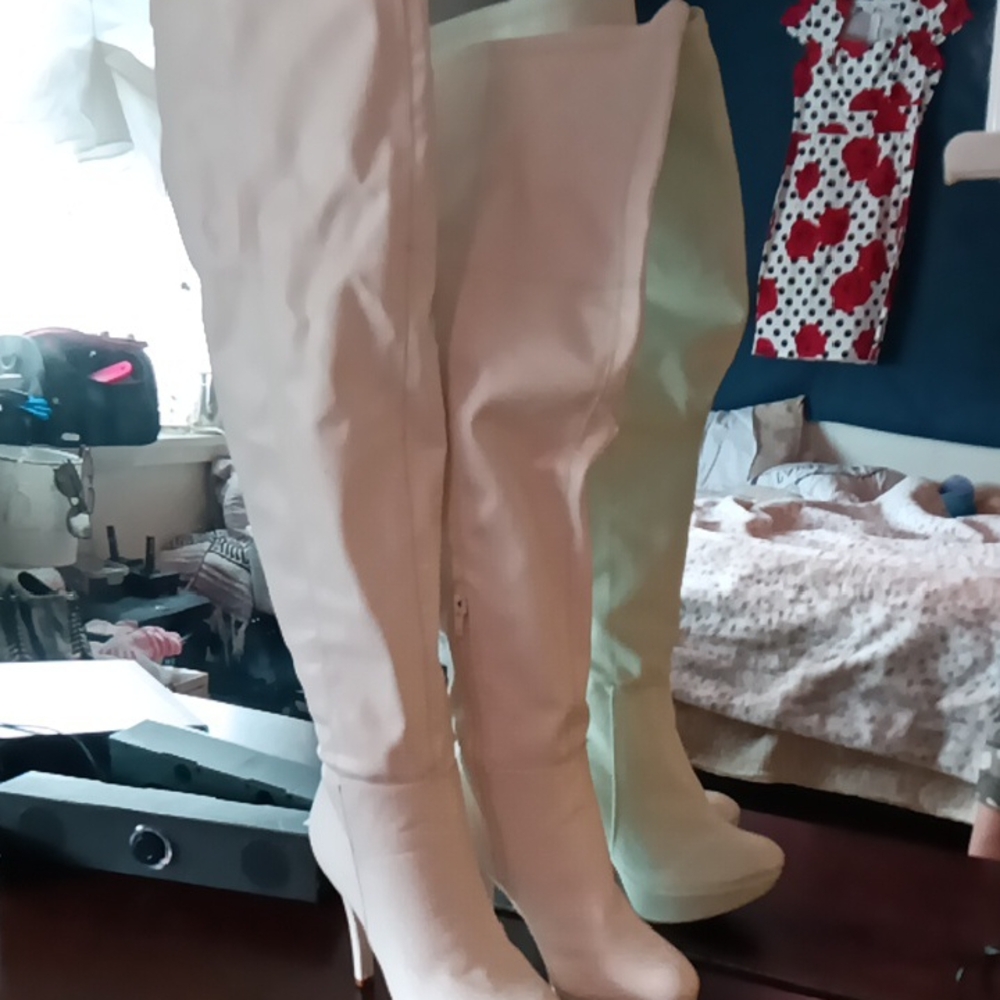 Chic Cream Heeled Boots